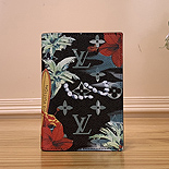 ̺   M83611-3